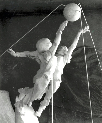 Kosmonauti, 1978, bronz, výška 5 m