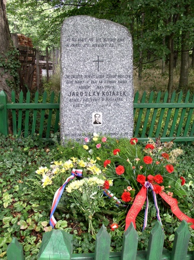 Pomnik u hajenky Ostry