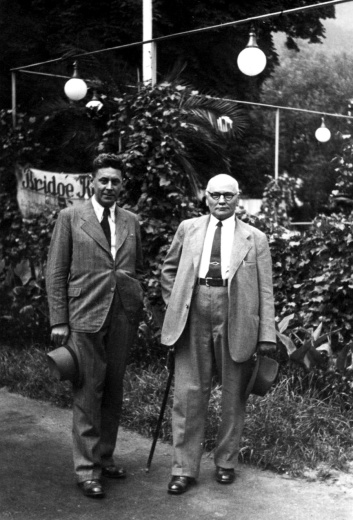 Rudolf Malík (vpravo) v Trenčianských Teplicích v srpnu 1938