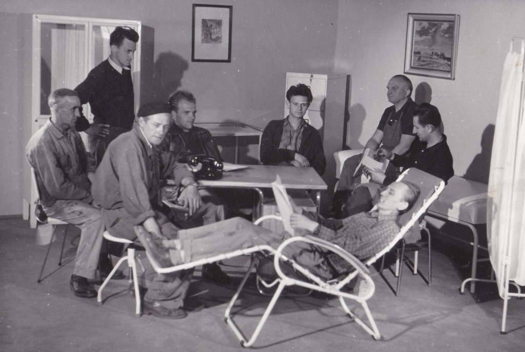 Výroba kovového nábytku v Lysé nad Labem. Vojtěch Kunčík jako asistent produkce